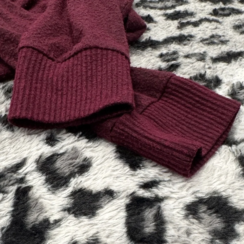 Lucky Brand Women's V-Neck Sweater - Burgundy Wine